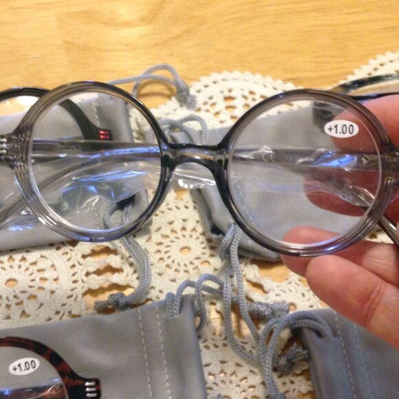 Reading Glasses, four new pair round style - Picture 6 of 9